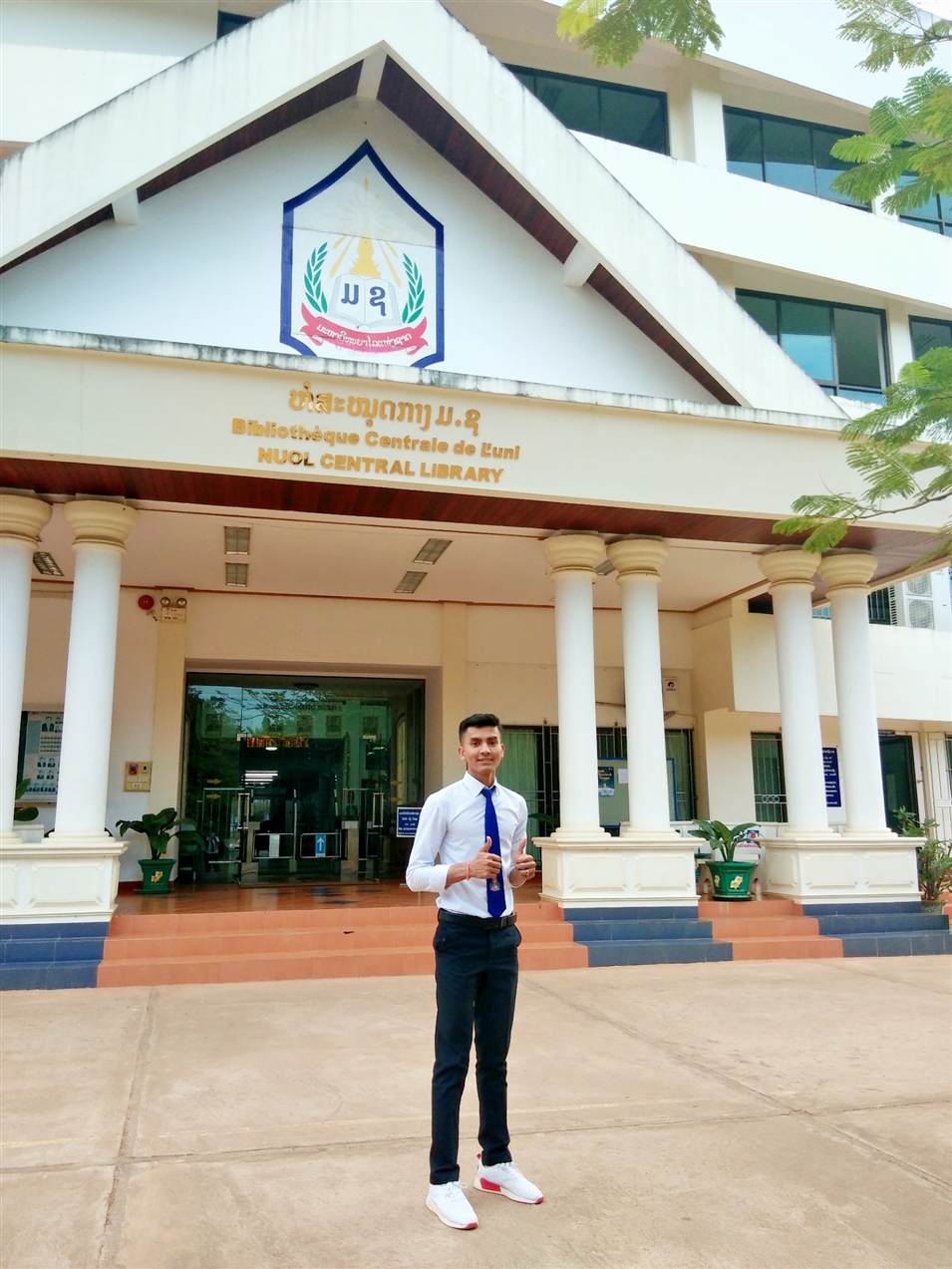 林納，柬埔寨人 老撾國立大學建筑學院建筑學專業(yè)